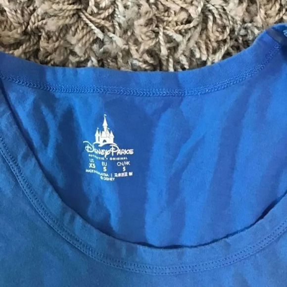 DISNEY PARKS Blue Cropped Tee Tie Tropical Stitch Alien XS - Picture 2 of 3